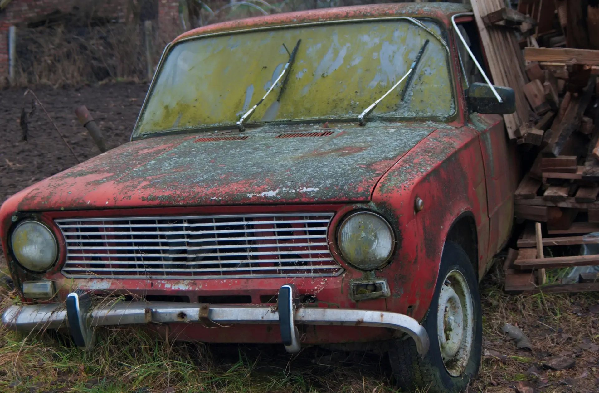 People Who Buy Junk Cars Without Title: Consequences and The Way Forward old rusty car
