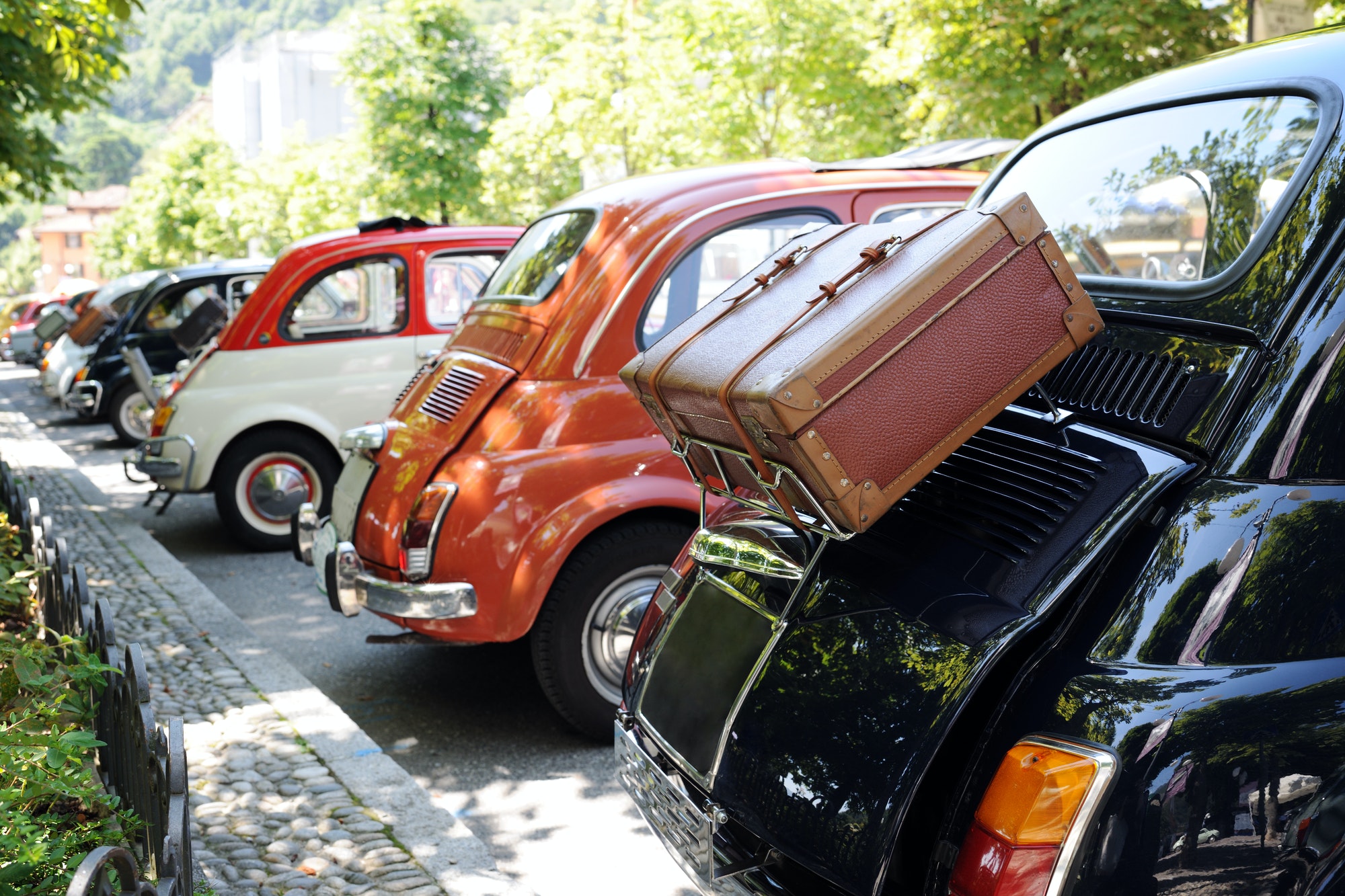 Navigating Twin Cities' Show Car Hauling: Ensuring a Smooth Ride for Your Prized Possession retro cars exhibition